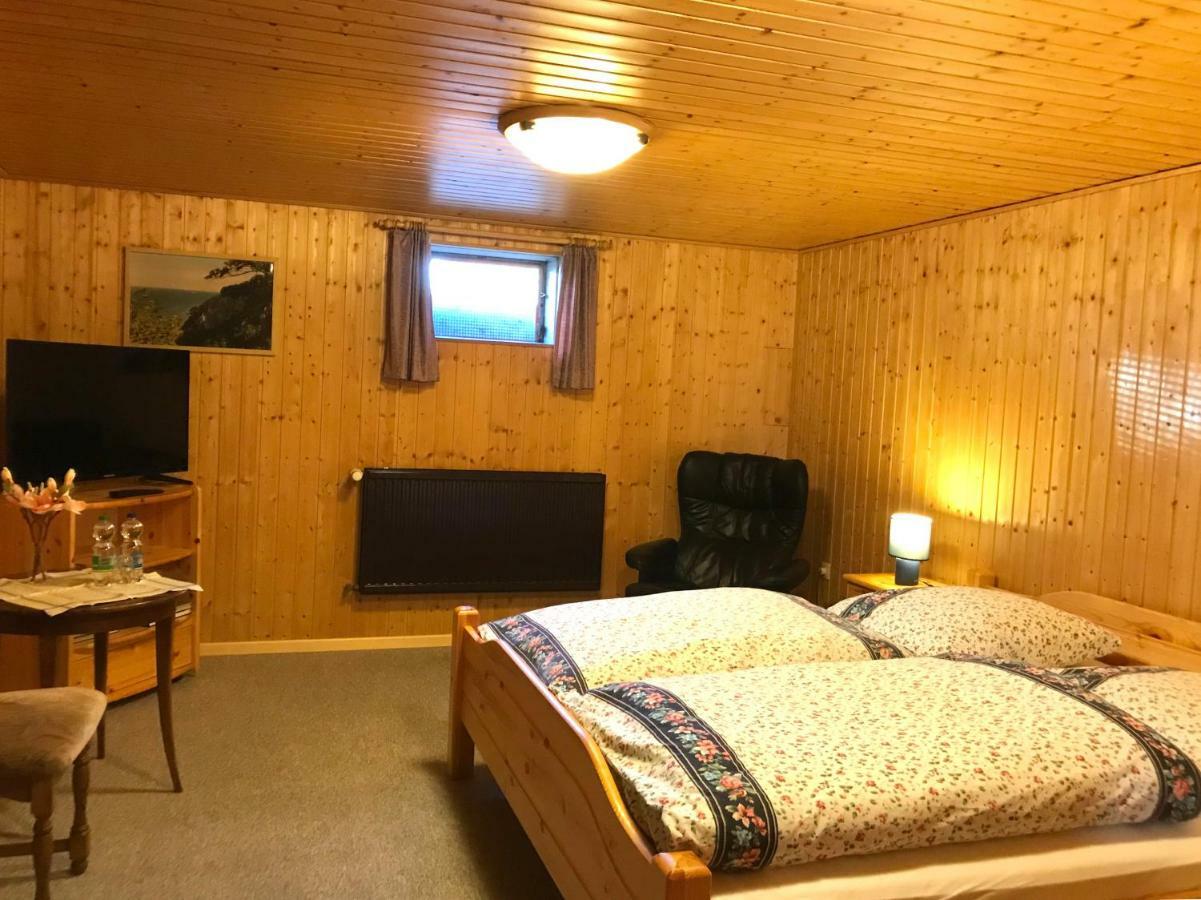 Апартаменты Schoenes Kellerzimmer Mit Bad Mittelangeln Экстерьер фото